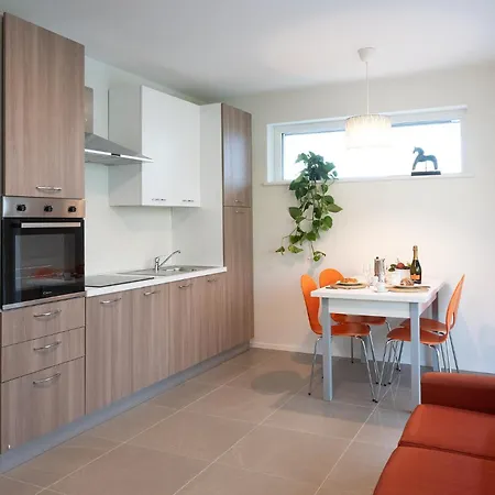 Apartment Civetta Blu, Blue Owl